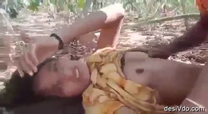 Desi 18+ Girl Fucking In Jungle XXX Porn Video