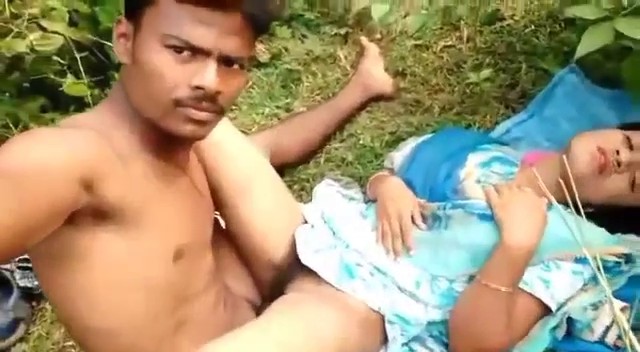 Desi Village BF Fucking her GF in Jungle XXX Video