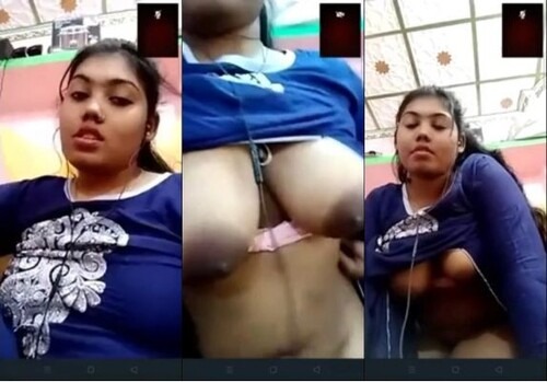 Horny Desi Girl Shows Her Big Boobs and Ass