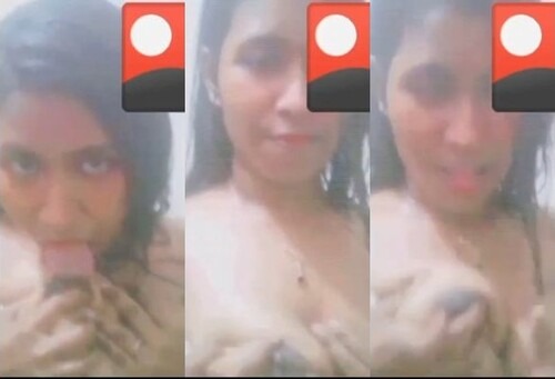 Desi Girl Paly Wih Her Boobs