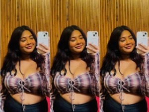 Desi Girl Shows Boobs and Sucking Lover Dick