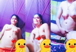 Horny Desi Girl Shows and Fingering